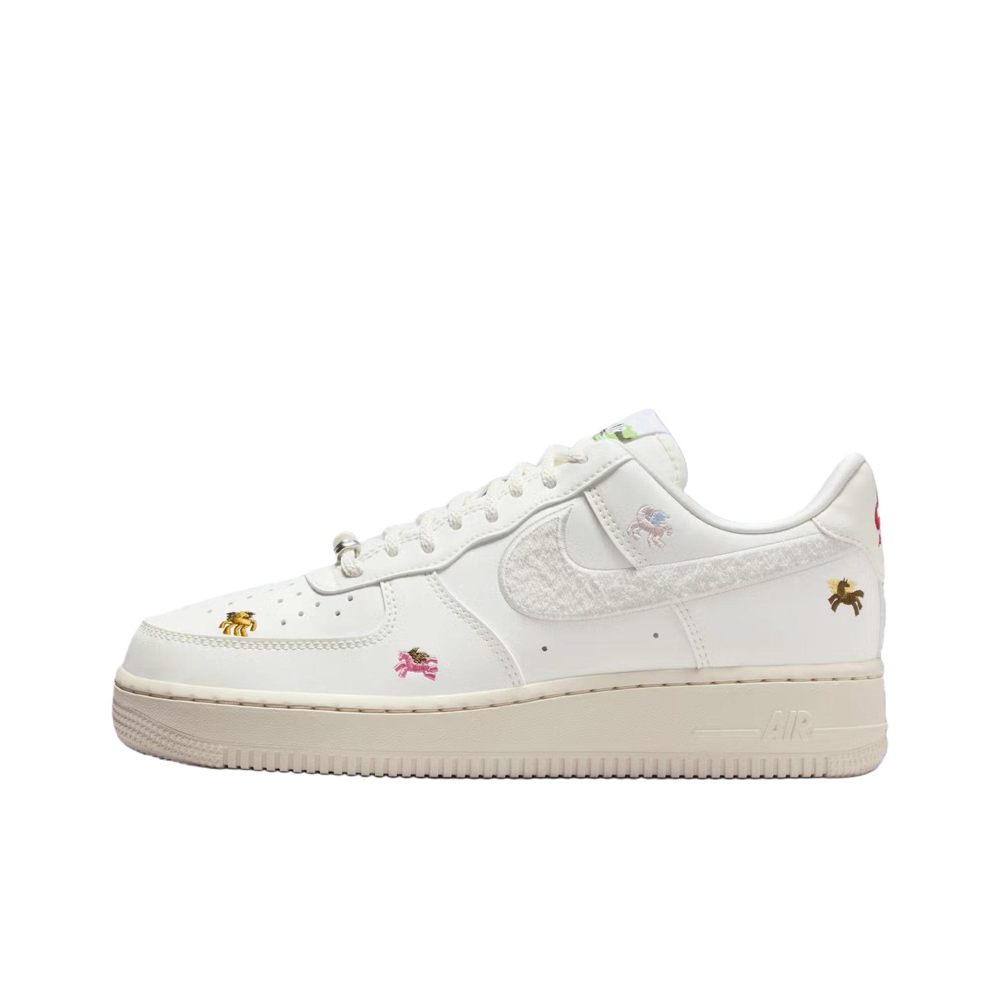Nike Shoes Air Force 1 - ไนกี้ แอร์ ฟอร์ซ 1 โลว์ ท็อปรองเท้าสเก็ตบอร์ดผู้หญิงสีขาว